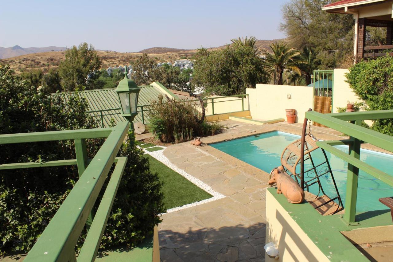 Onganga Hotel Pension Уиндхоек Екстериор снимка
